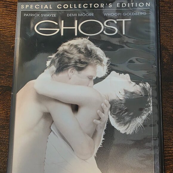 Ghost DVD with Jewel case - Picture 1 of 2